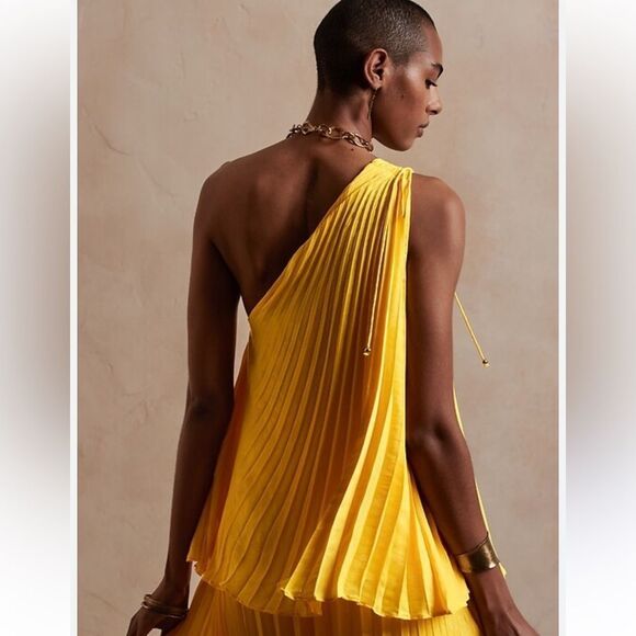 Banana Republic Tops - 🎉5 for $45 🎉Banana Republic Pleated One Shoulder Top Blouse Shirt Size M Yellow